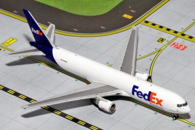 FedEx Boeing 767-300F N102FE GeminiJets GJFDX1481 Scale 1:400 RARE