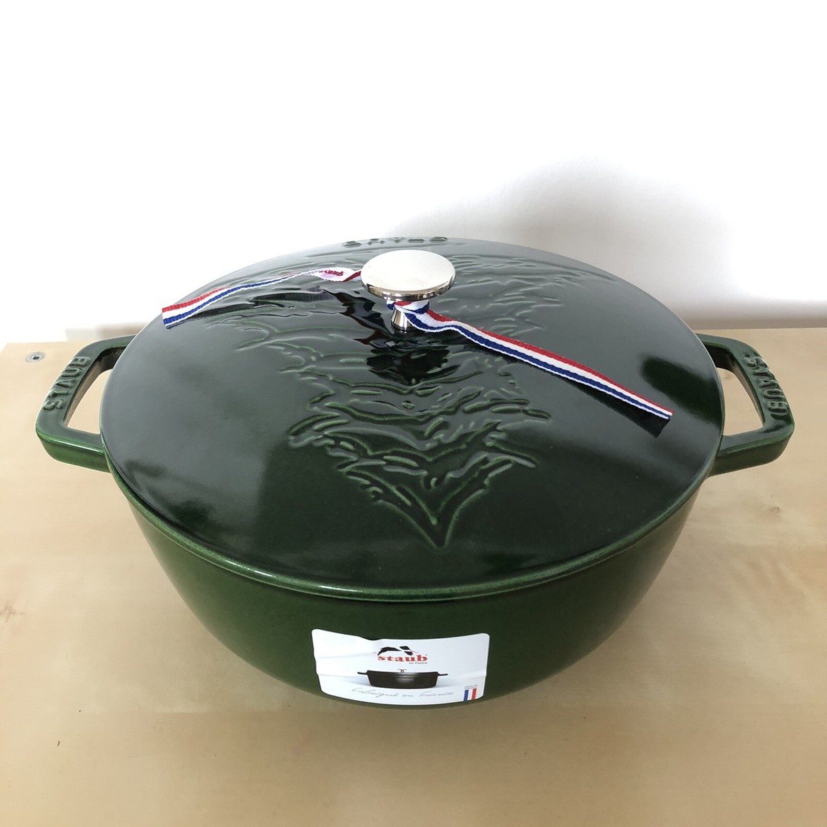 Staub cocotte 24 cm / French oven Pine tree Christmas New In Box