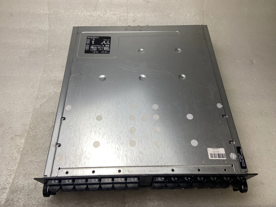 Dell PowerVault 2205 AMP01 16 146GB 10K Ultra 320 SCSI Drives NO HDD PWR TESTED - Image 2 of 4