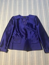 Tahari Women's Purple Blazer - Size 12 Right pocket stain