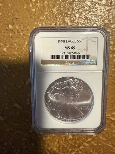 1998 Silver Eagle Dollar $1 NGC MS69