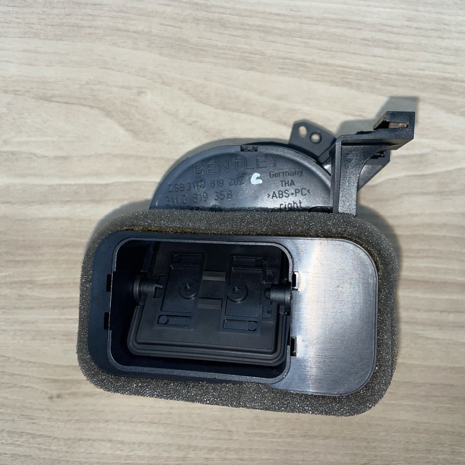 03-13 Bentley Continental Flying Spur Dash A/C Air Vent Grill Right Side OEM