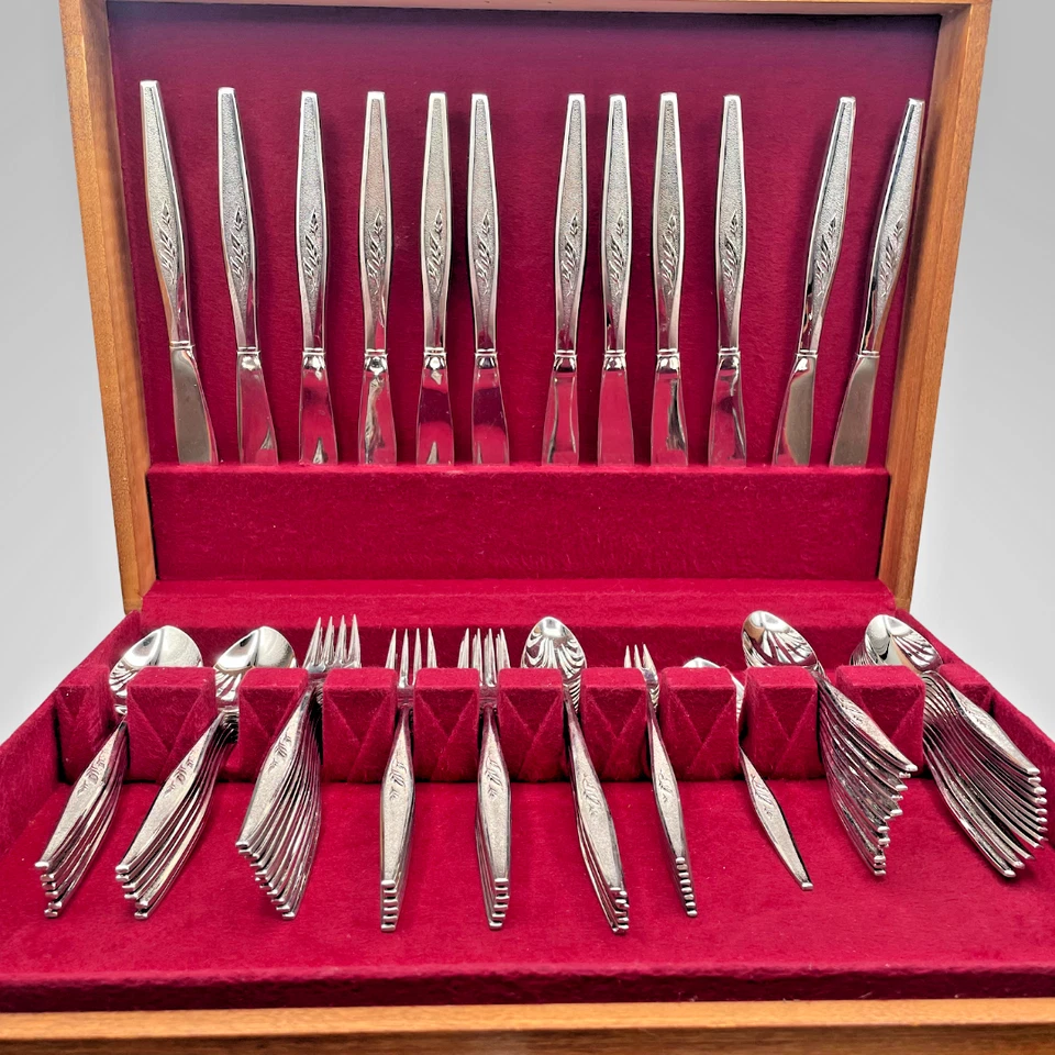 Community Stainless Flatware Set 86 Pc Woodmere Leaf Double Decker Chest 1960s - Image 3 of 4