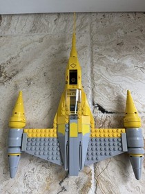 LEGO Star Wars Naboo Starfighter 7877 Incomplete Build w/ 2 Minifigures READ