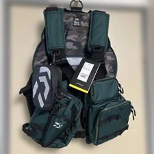 Daiwa DF-6206 Gilet da Pesca Taglia L Verde Profondo Cinghie Regolabili Multitasche Fs