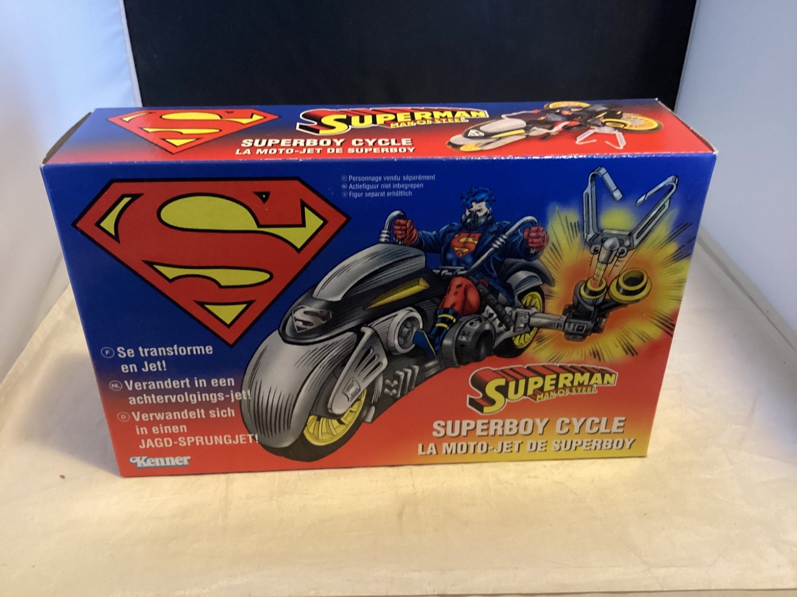 KENNER  SUPERMAN MAN OF STEEL   SUPERBOY  CYCLE   NEVER OPENED MIB  1996