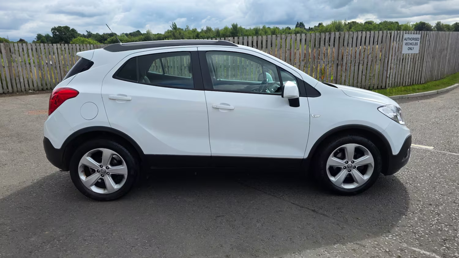 2015 Vauxhall Mokka, photograph 6