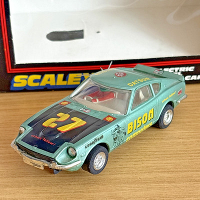 CK109: Scalextric Modell Rennwagen, C.380 Bison Computers Datsun 260Z