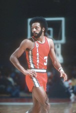 Herm Gilliam Portland Trail Blazers looks on v the Washington Bull- Old Photo