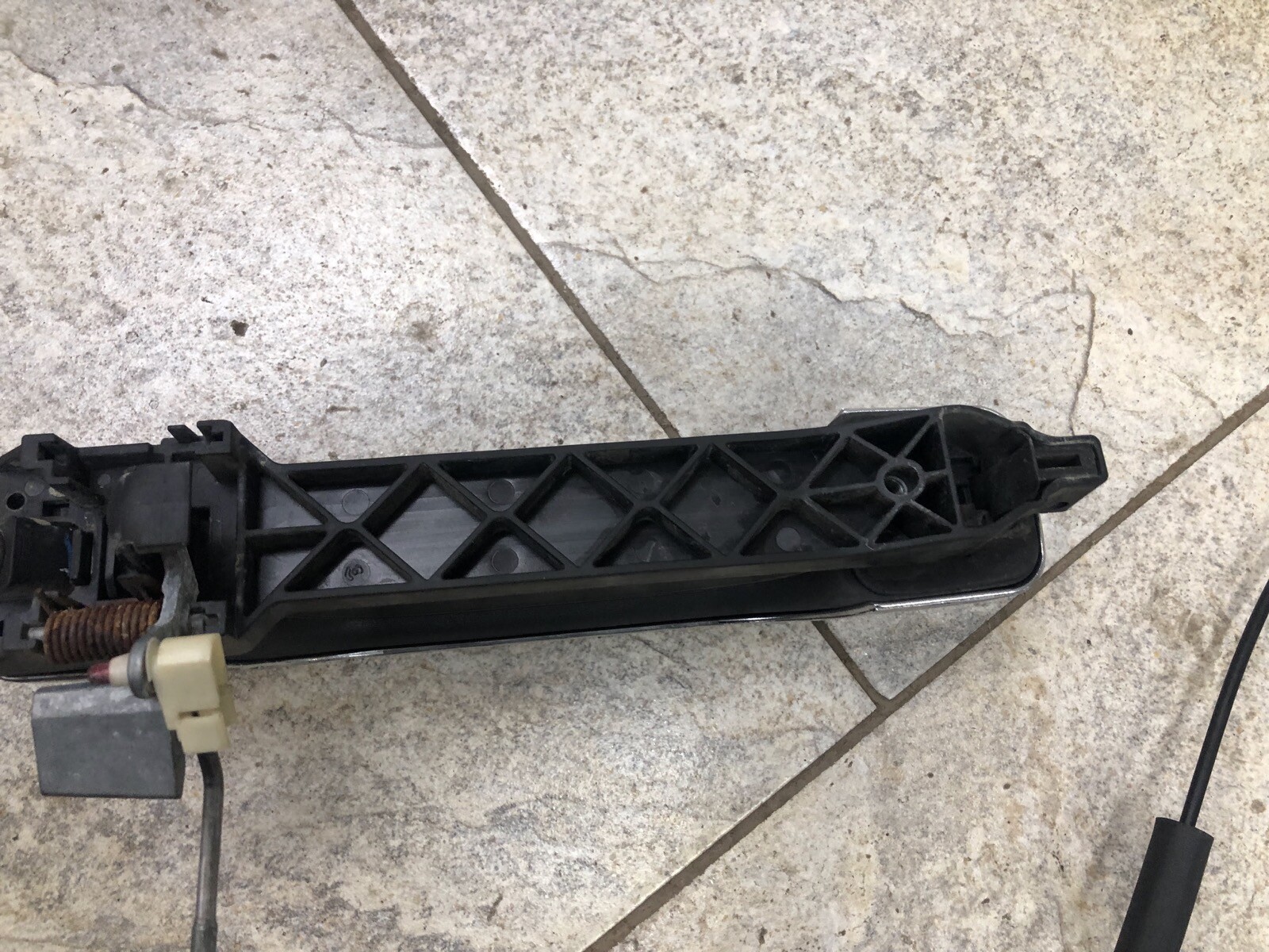 200610 HUMMER H3 OEM Passenger Front Door Lock Latch Actuator with