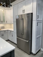 NIB Bosch 800 Series 36" Counter Depth French Door Refrigerator B36CT81SNS