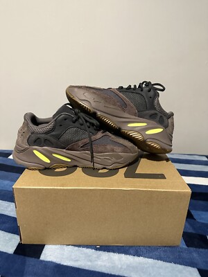 Size adidas Yeezy Boost 700 V1 Mauve 192610902574|