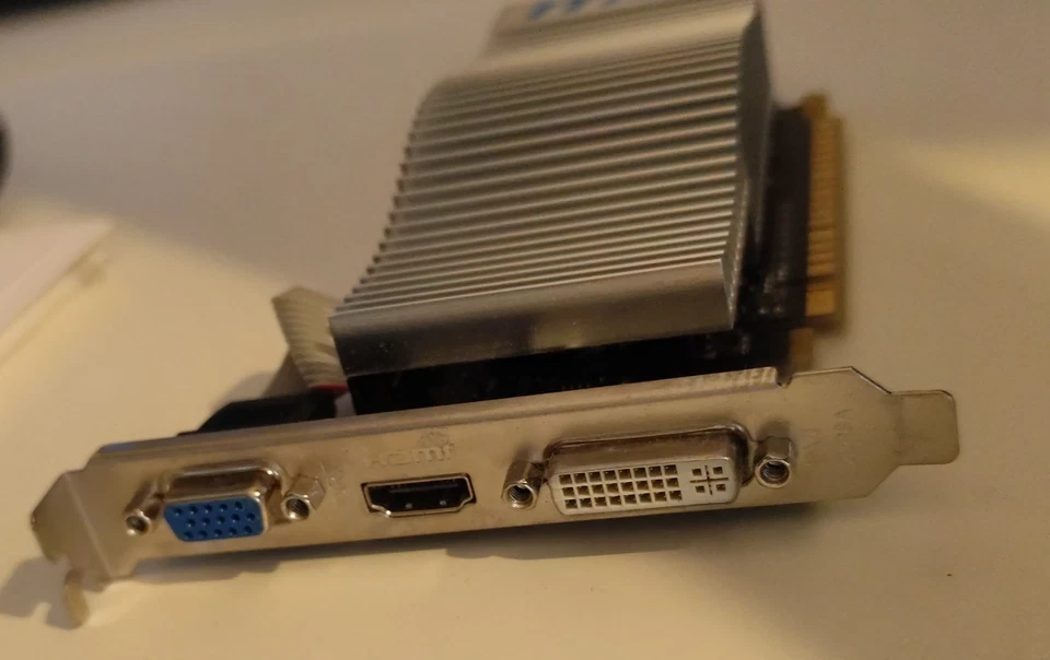 Scheda grafica video MSI NVIDIA GeForce 210 1GB N210-MD1GD3H/LP HDMI/DVI/VGA - Immagine 4 di 4