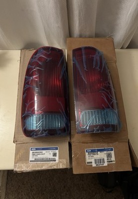 NEW OLD STOCK 97-03 (04 Heritage)FORD F150 99-07 F250 F350 TAIL LIGHTS (PAIR)