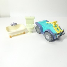 Bluey Lot - Beach Quad 4 Wheeler  Bathroom Tub Toilet House Playset