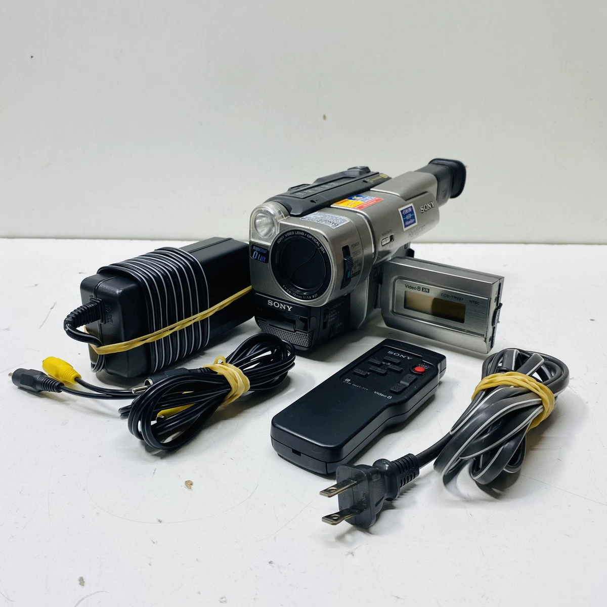 Preços baixos em Filmadoras de Vídeo 8 Sony Handycam 200x Zoom