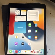 Apple iPad 7th generation 9.7" 32GB Wi-Fi Tablet. Used but works good 