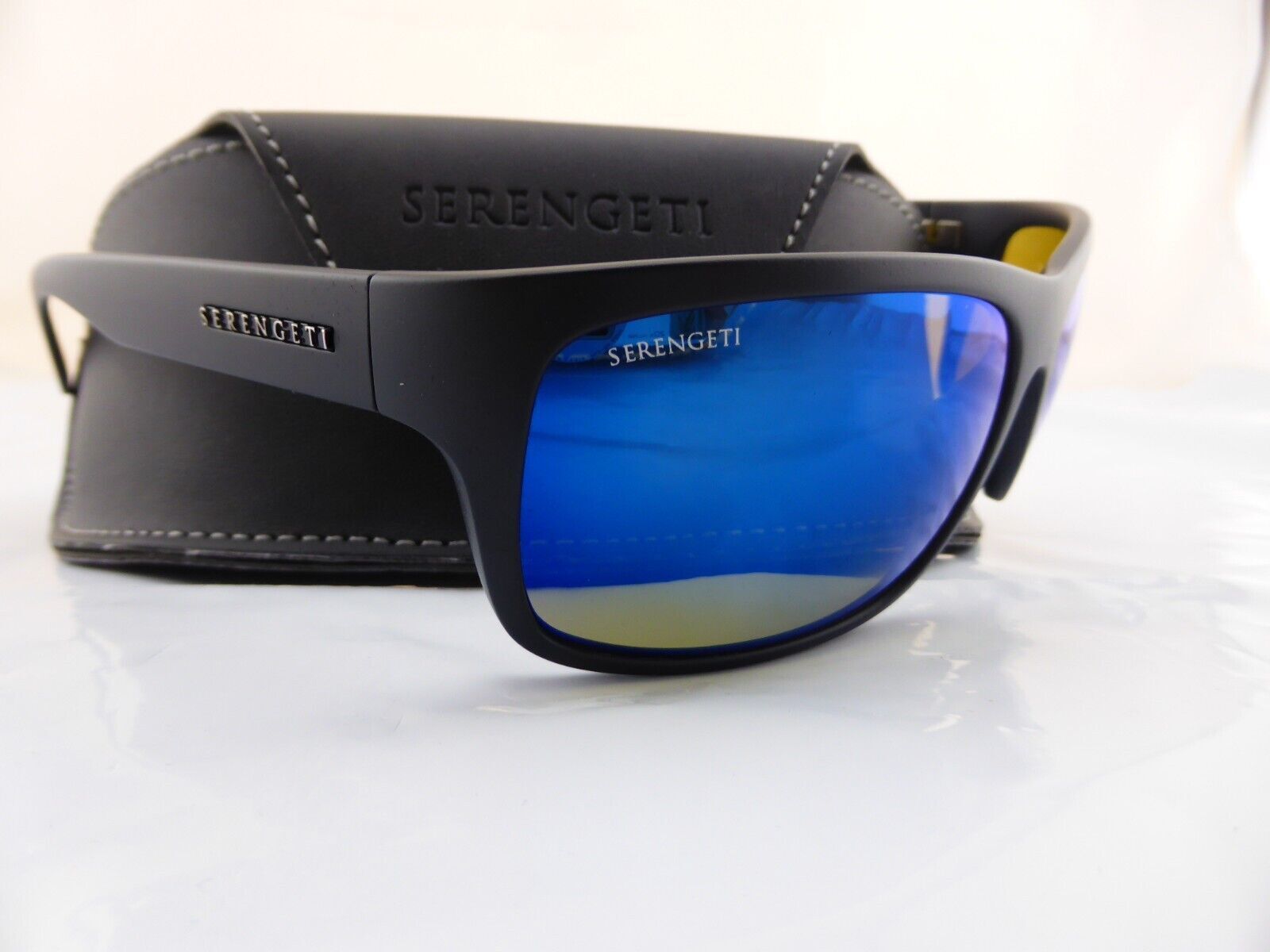 Serengeti Pistoia Satin Black Eyewear glass lens Pistoia 8298 Black - eye-oo.com main image 3