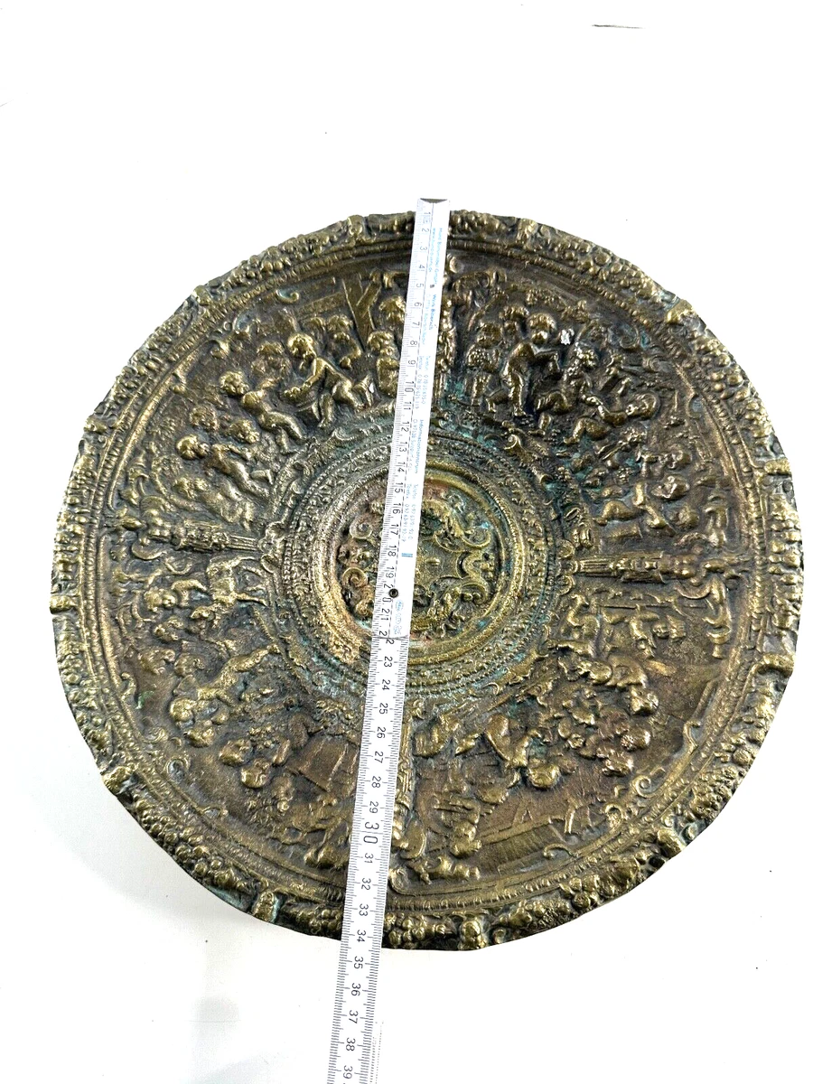 Bronze Teller Antik Religion Engel mit Blumen Italien 1900er Jahre