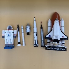 Lot Of 6 Pcs One Astronaut 5 Space Ships Outer Space Toys W/ New NASA Patch