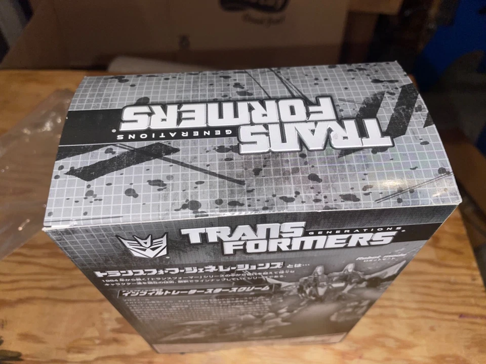 Transformers Takara Tomy Generations Infiltator StarScream New - Image 3 of 4