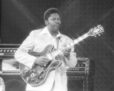 BB King performs Gettin It Together on the TV show The Midnight Sp- Old Photo 14