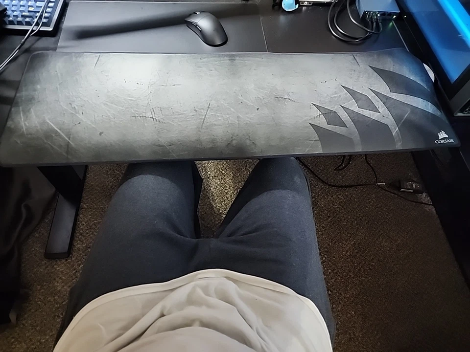 Corsair MM300 Anti-Fray Cloth Gaming Mouse Pad Extended Edition (93cm x 30cm) - Image 2 of 3