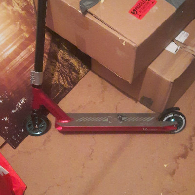 blunt Stunt Scooter Cityroller Kickboard rot/schwarz Metall mit Griptape SCS