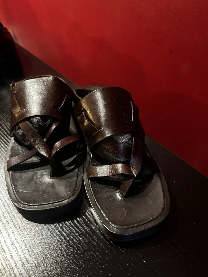 Sandalias de gladiador de cuero marrón Gucci para hombre talla 9 *Era Tom Ford* Foto 2 de 4