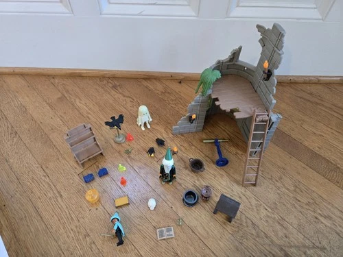 Vintage Playmobil 3839 Wizard's Wizard Workshop Magic Castle - incomplete