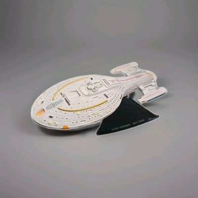 Johnny Lightning Legends of Star Trek Series 4 - #6 U.S.S. Voyager NCC-74656