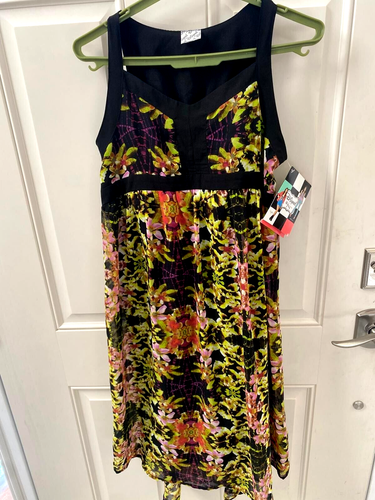 D Signed Girls Floral V Neck Sleeveless Empire Waist Dress XL (Disney Channel)