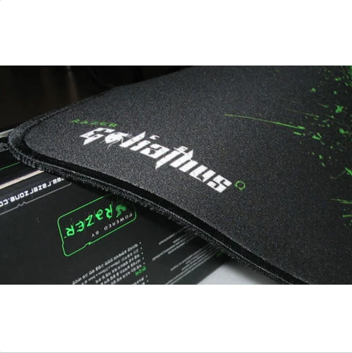 Extra Large Razer Goliathus Speed Soft Gaming Mouse Mat Black &Green 900*400*3mm - Image 3 of 3