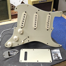 2001 Fender American Deluxe Strat LOADED PICK...
