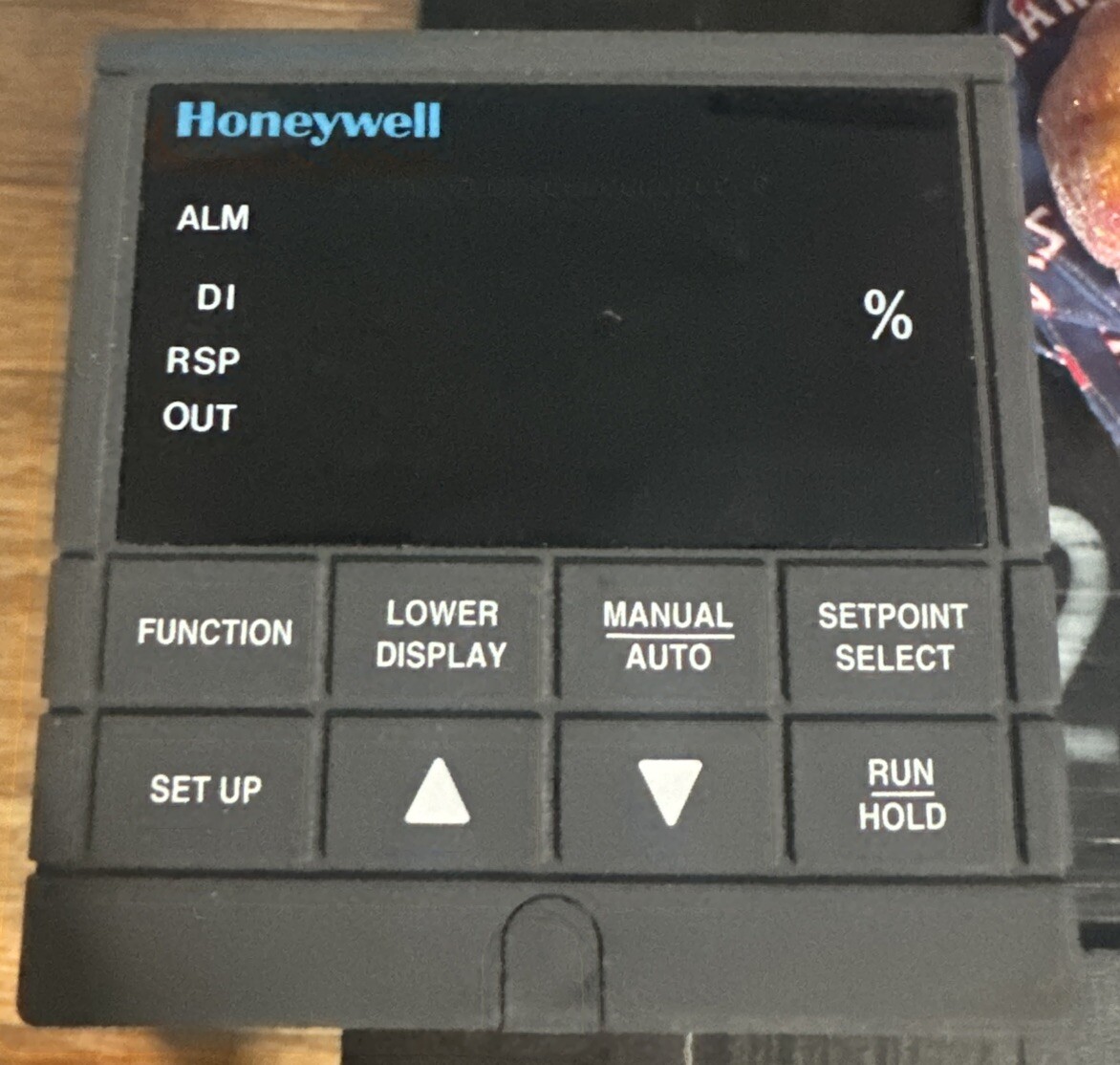 HONEYWELL DC300K-0-000-20-0000-0 PROCESS CONTROLLER