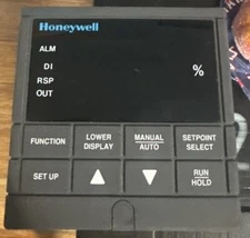 HONEYWELL DC300K-0-000-20-0000-0 PROCESS CONTROLLER