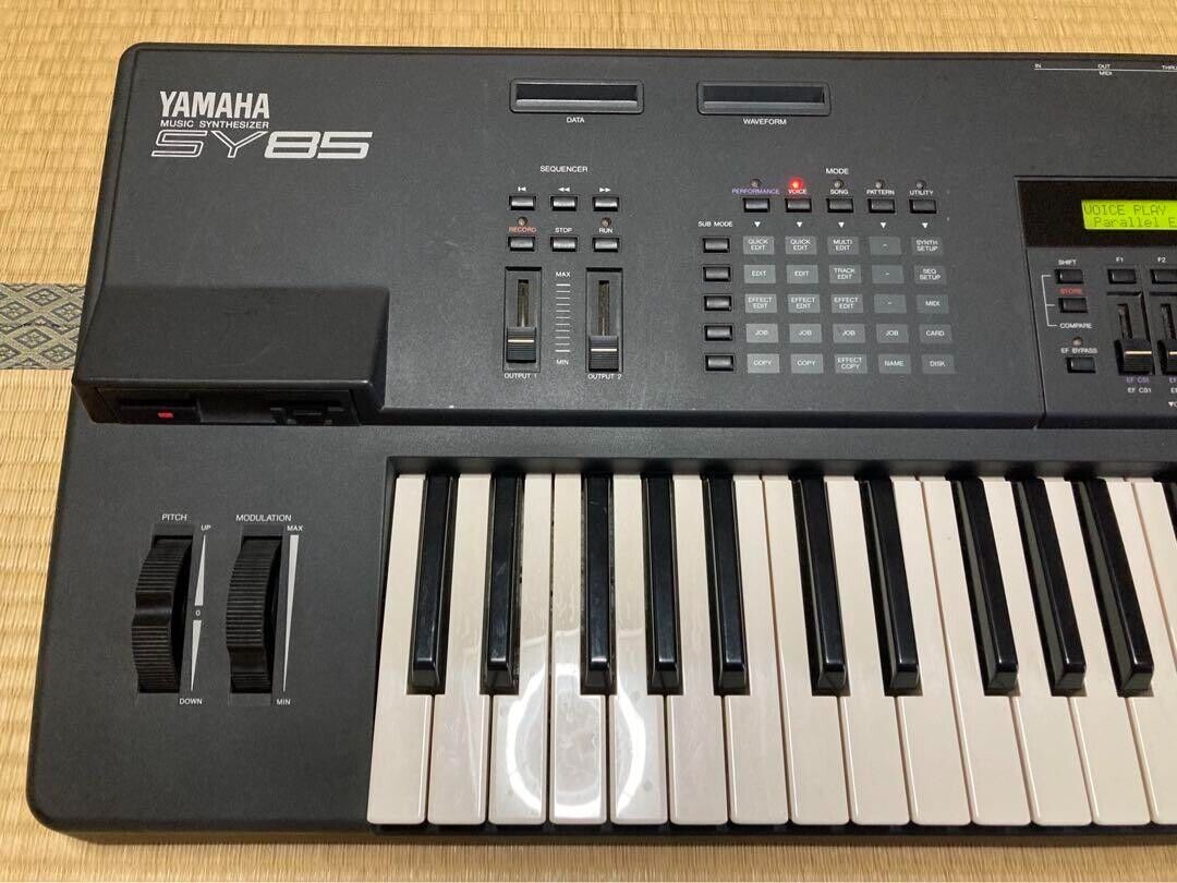 Yamaha SY85 Music Synthesizer Keyboard With SKB Case for Yamaha SY85 Music Synthesizer Keyboard With SKB Case for
