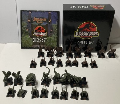 Jurassic Park The Noble Collection Chess Set Game Dinosaur Figures 32 Pieces