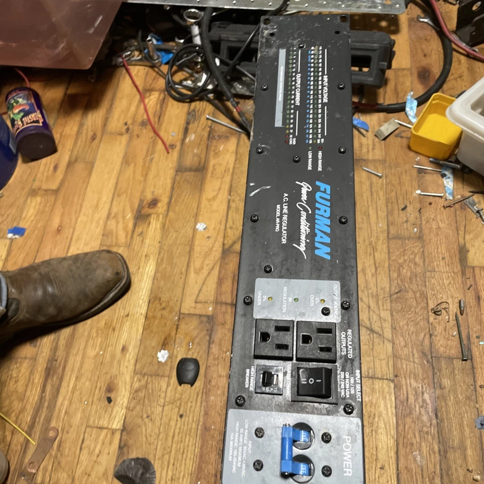 Furman AR-Pro 30 安培交流线电压调节器 120/240 伏至 120 伏电源状态 — 第 3/3 张图片