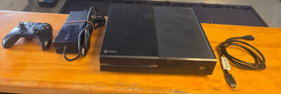 Microsoft Xbox One 1540 500GB Console System Bundle - Tested and Works