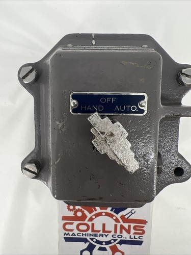 SQUARE D 9001 GW-123 234315 HOA Hand/Off/Auto Control Station Missing Screw - Picture 2 of 6