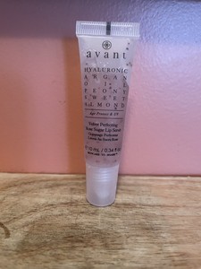 avant sugar lip scrub