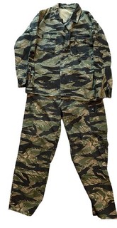 Tiger Stripe Products Camo Uniform Jacket and Pants fits like Medium Regular