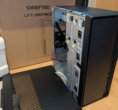 Chieftec BS-10B-300 Gehäuse mit 300W Powersupply - schön  - gebraucht