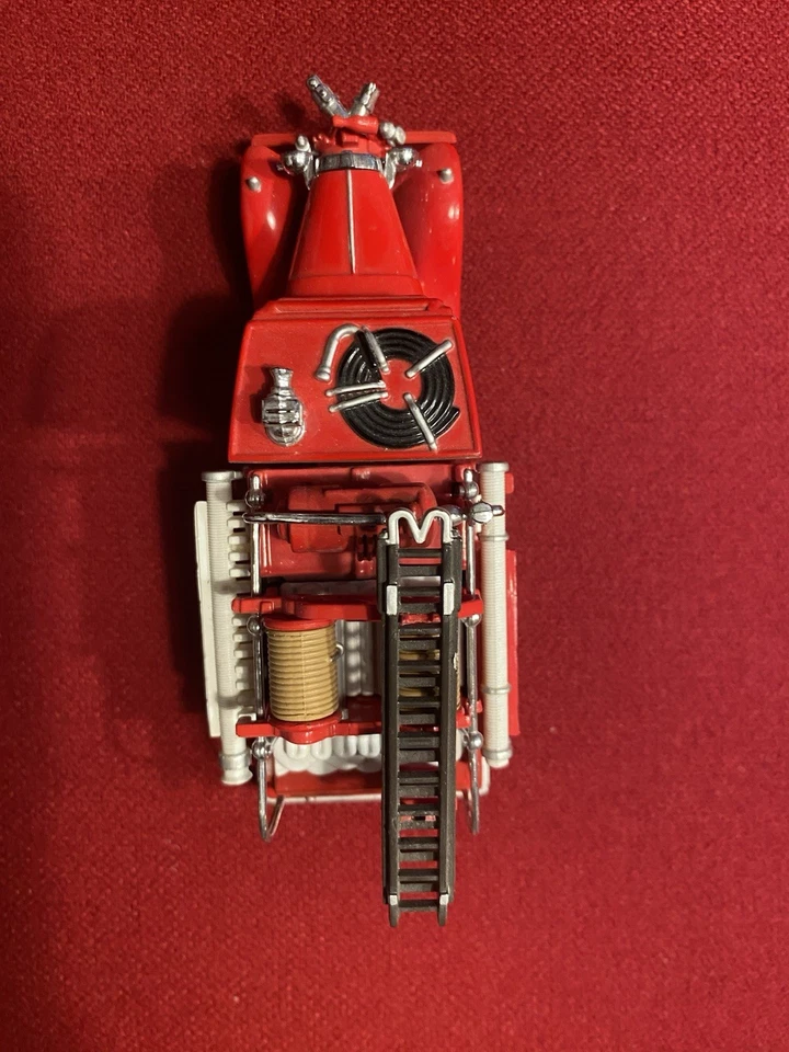 Matchbox Models Of Yesteryear Fire Truck-1932 Ford AA Truck-Great Condition! - Image 3 of 4