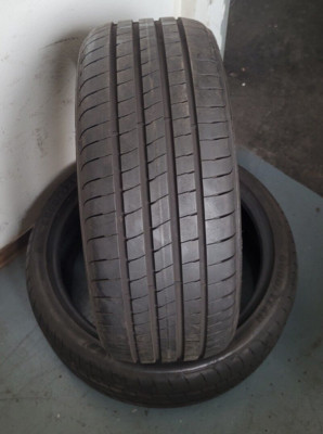2 x Goodyear Eagle F1 Super Sport 225/40 R19 93Y DOT 37/21