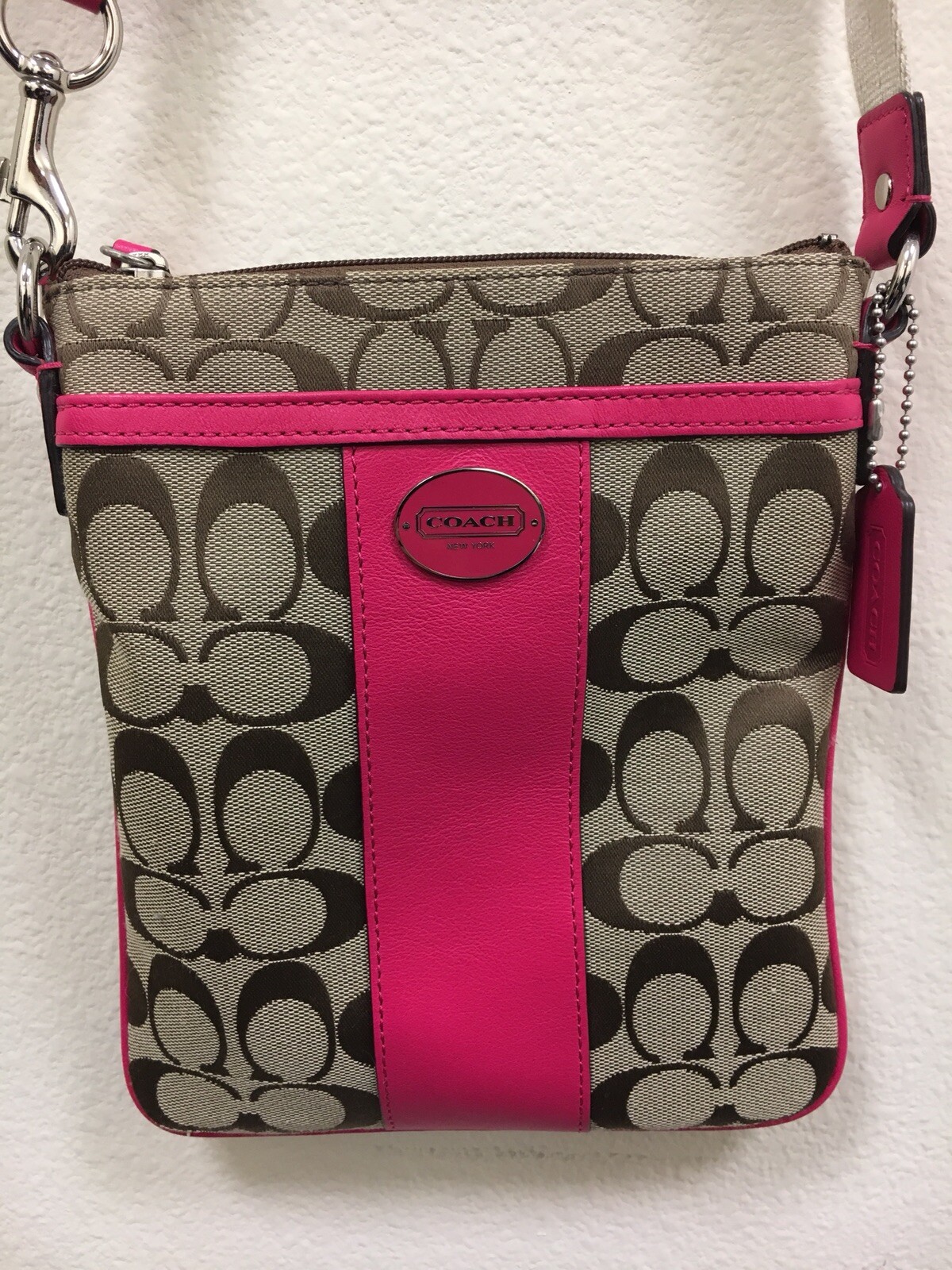 Coach Crossbody Signature Brown w/Pink trim and silve… Gem
