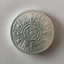 Great Britain 1965 - 2 Shillings - Elizabeth II 1st Portrait; No 'BRITT:OMN'