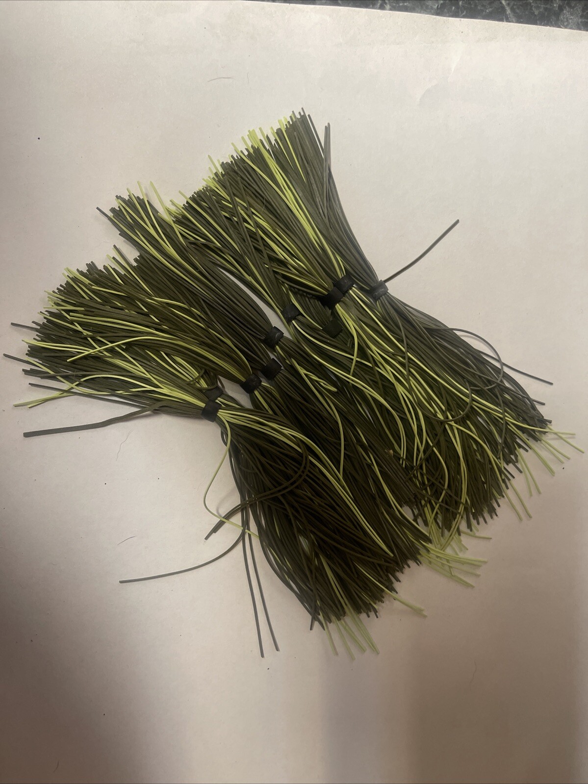 Bass Jig Skirts Living Rubber Lot Of 10 Color Brown Black - Foto 10