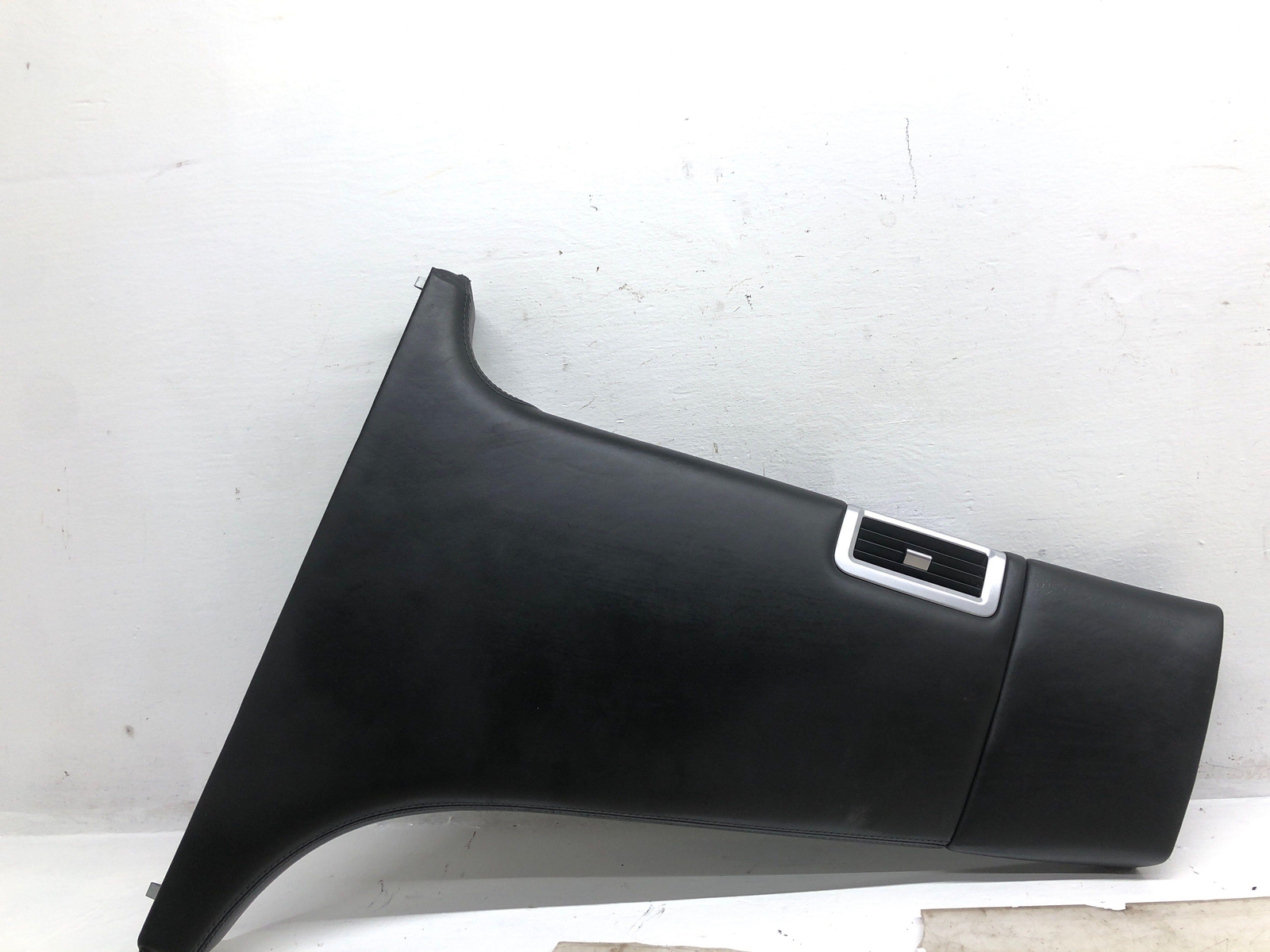 2006-2012 BENTLEY CONTINENTAL LEFT LOWER B PILLAR PANEL W/AIR VENT 3W5867335A